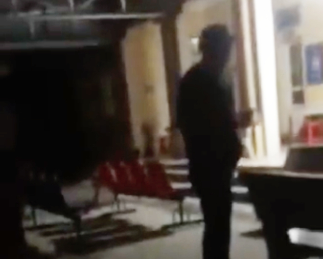 Đi xin giấy chứng nhận COVID-19, bệnh nhân bị trạm trưởng y tế gọi là 'con điên' - 1