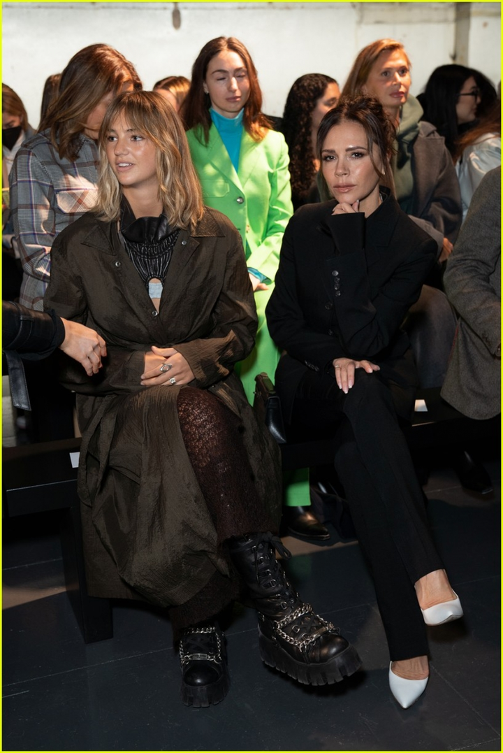 Victoria Beckham tuổi 47 vẫn đẹp kiêu sa, hoàn hảo - 1