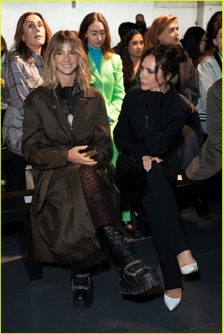 Victoria Beckham tuổi 47 vẫn đẹp kiêu sa, hoàn hảo - 5