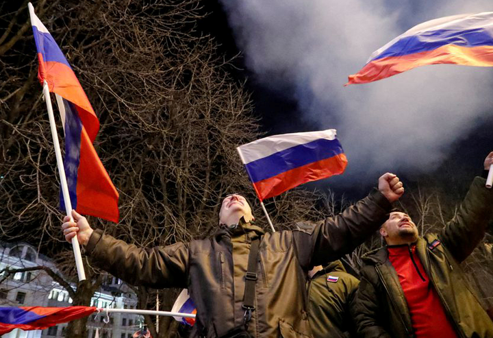 Hy vọng và nỗi lo của người dân ở Donetsk sau động thái của Nga - 1