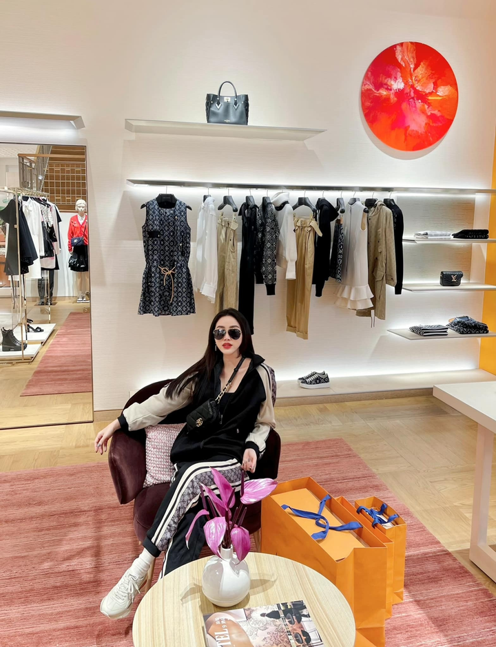 Dịp hiếm hoi Bảo Thy khoe ảnh chụp cùng chồng doanh nhân - 13