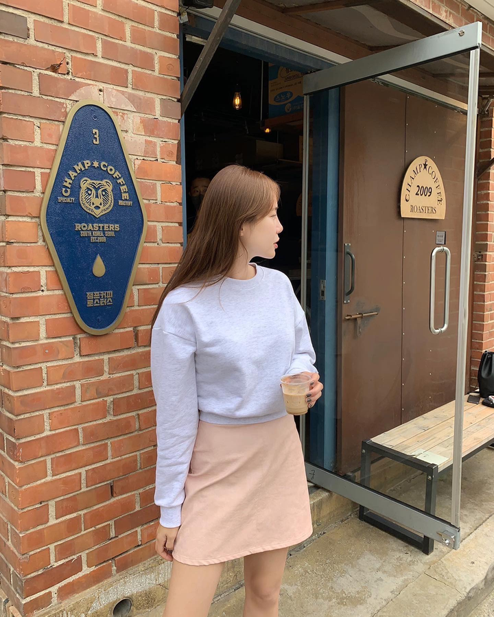 4 kiểu chân váy 'hack tuổi' cực tốt, lại hợp mốt và thanh lịch - 10