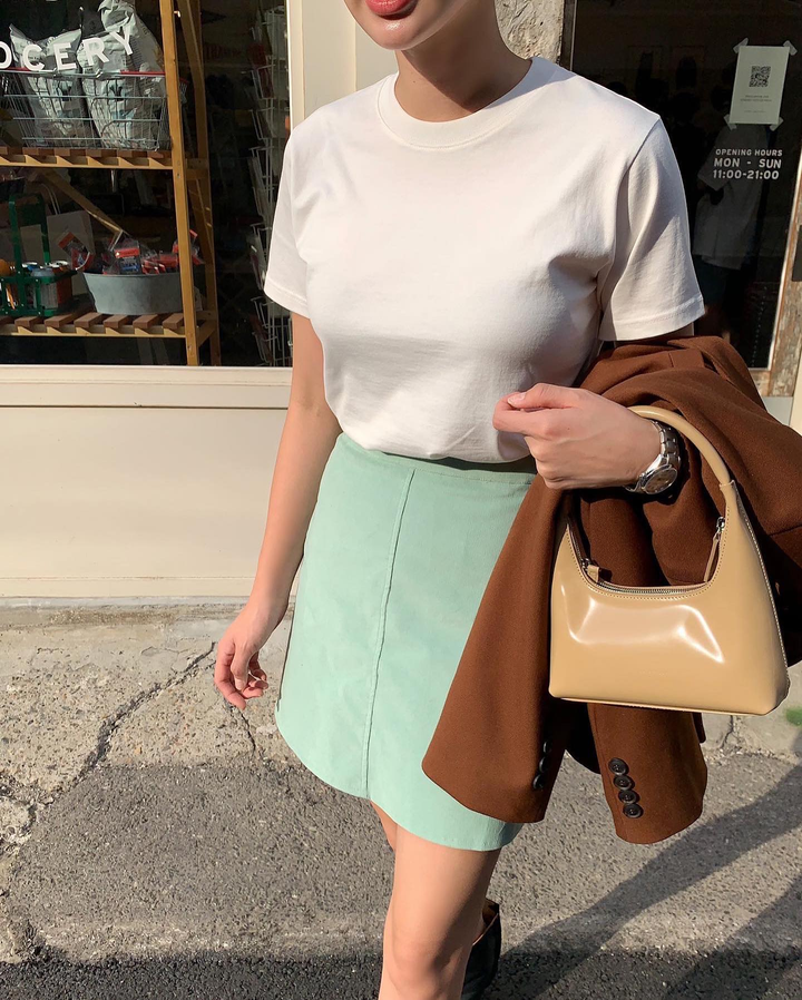 4 kiểu chân váy 'hack tuổi' cực tốt, lại hợp mốt và thanh lịch - 11