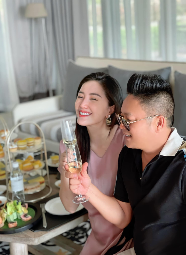 Dịp hiếm hoi Bảo Thy khoe ảnh chụp cùng chồng doanh nhân - 1