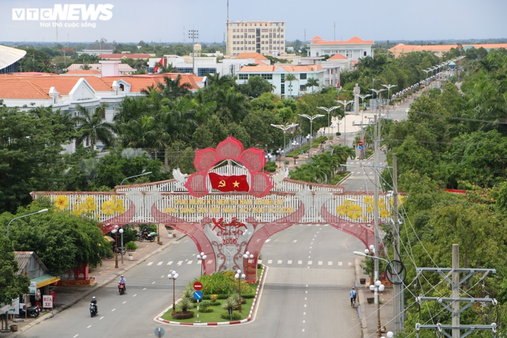 Bạc Liêu: Người trên 18 tuổi không ra khỏi nhà nếu chưa tiêm đủ 2 liều vaccine - 1