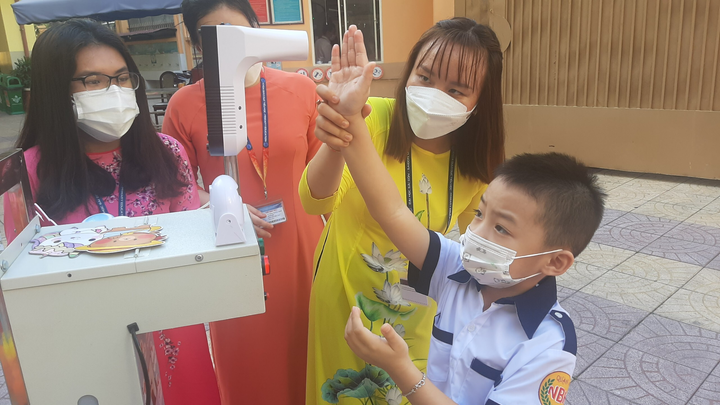 Hướng dẫn mới nhất xử trí F0 trong trường học ở TP.HCM - 1
