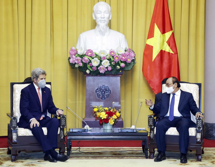 Chủ tịch nước tiếp Đặc phái viên Tổng thống Mỹ John Kerry - 1