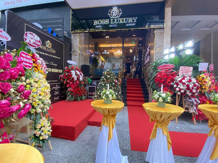Boss Luxury Sài Gòn: Cửa hàng đồng uy tín thứ 2 của Boss Luxury - 1