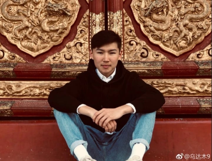 Cậu bé Mông Cổ hát về mẹ khiến triệu người bật khóc lột xác không ngờ sau 11 năm - 6