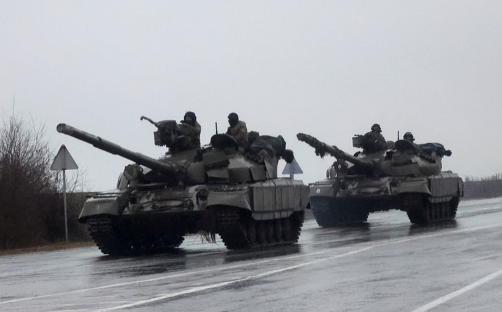 Trực tiếp: Lính dù Nga kiểm soát sân bay gần thủ đô Kiev - 9