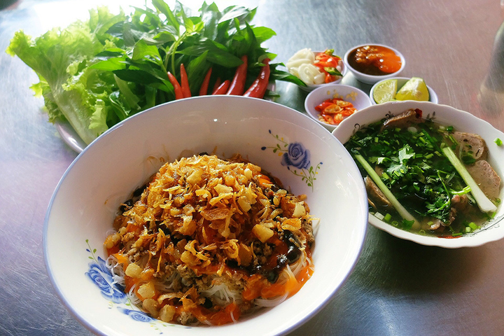 Lên Pleiku ngắm hoa cà phê, đừng bỏ lỡ 5 món siêu ngon mà giá lại 'hạt dẻ' này - 4