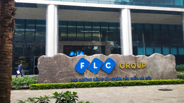 Chứng khoán đảo chiều, cổ phiếu FLC vẫn 'nằm sàn' - 1
