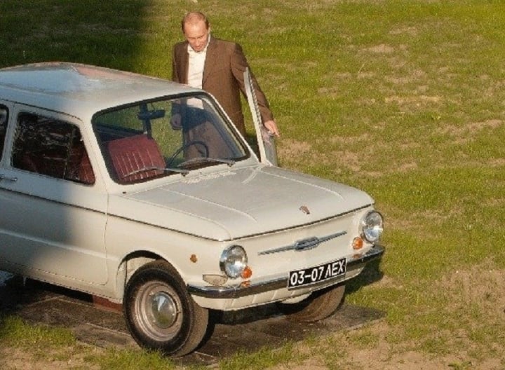 Tổng thống Nga Putin từng cầm lái những mẫu xe nào?