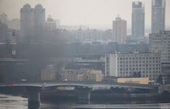 Ukraine đối phó với 3 mũi tấn công từ Nga, triển khai quân bảo vệ thủ đô Kiev - 1