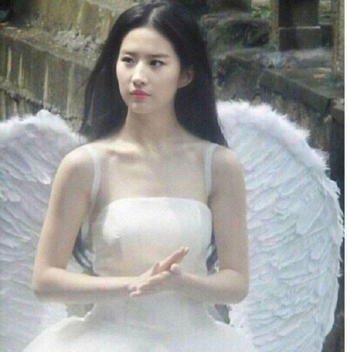 Bị người đi đường chụp trộm, mỹ nhân Hoa ngữ nào vẫn đẹp 'ngút trời'? - 5