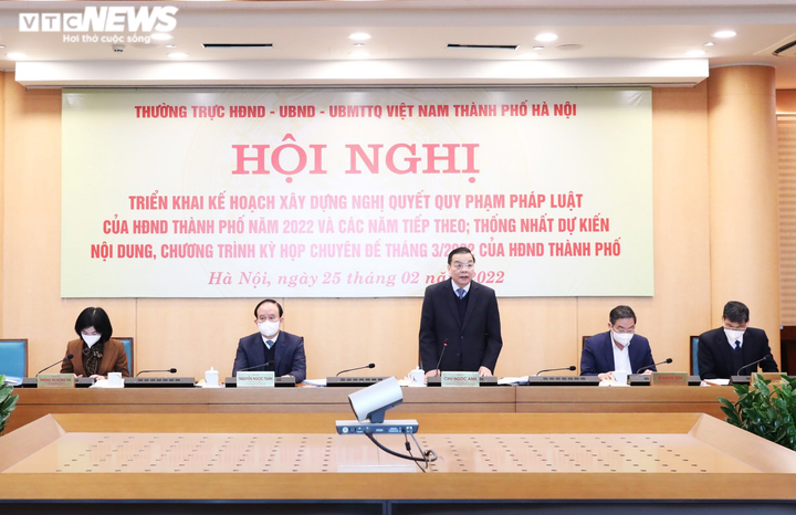 Chủ tịch Hà Nội phê bình sở, ngành chậm, nợ ban hành văn bản pháp luật - 1