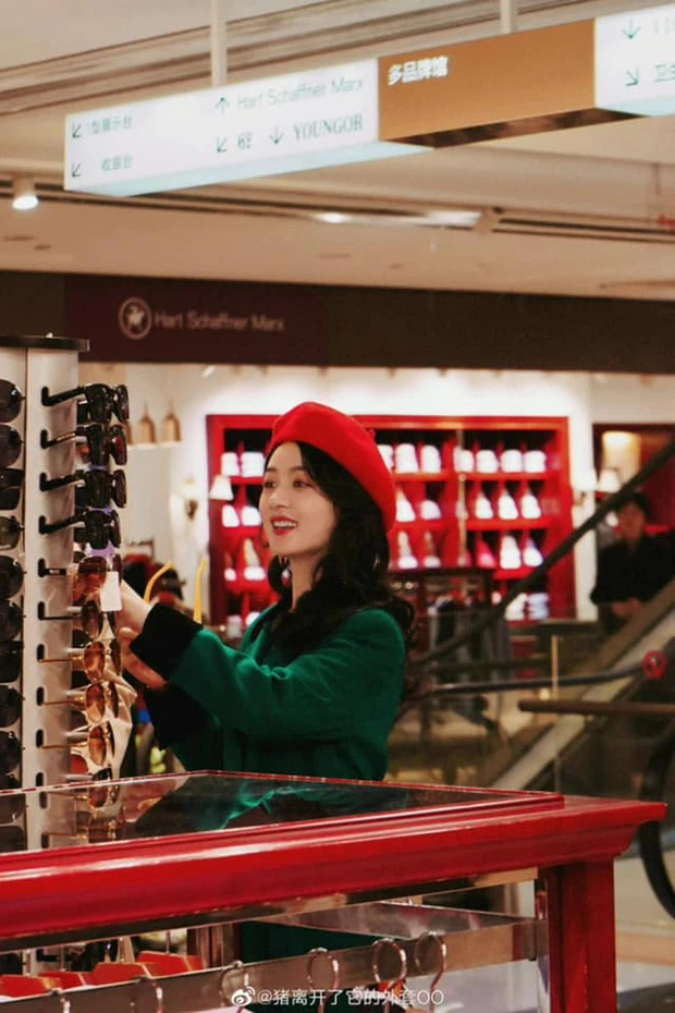 Nhân viên làm bậy, Triệu Lệ Dĩnh bị fan mắng 'chảnh chọe, đạo đức giả' - 1