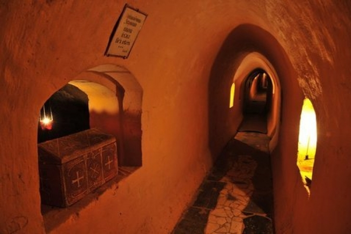 Địa điểm xinh đẹp độc nhất miền Đông Ukraine khiến du khách thế giới kinh ngạc - 12