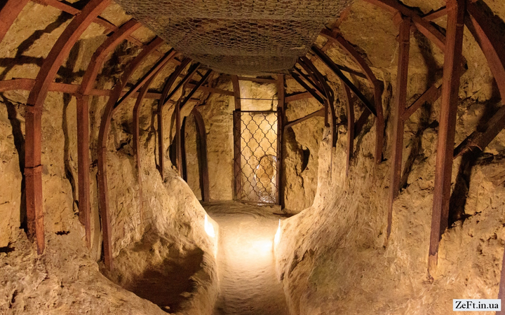 Địa điểm xinh đẹp độc nhất miền Đông Ukraine khiến du khách thế giới kinh ngạc - 14