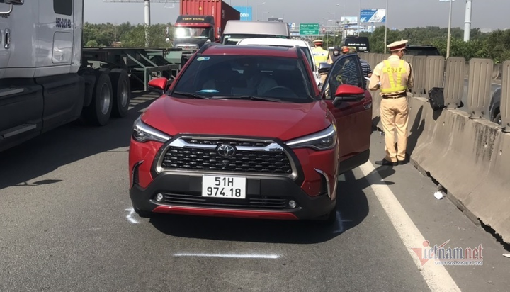 Tai nạn liên hoàn, cao tốc TP.HCM - Long Thành - Dầu Giây kẹt xe hơn 2km - 8