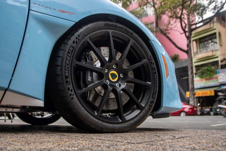 Chi tiết Lotus Evora GT đầu tiên tại Việt Nam - 13