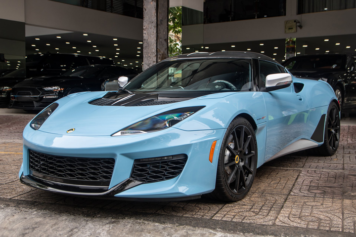 Chi tiết Lotus Evora GT đầu tiên tại Việt Nam - 3