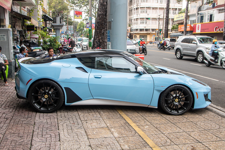 Chi tiết Lotus Evora GT đầu tiên tại Việt Nam - 17