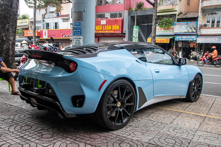 Chi tiết Lotus Evora GT đầu tiên tại Việt Nam - 19