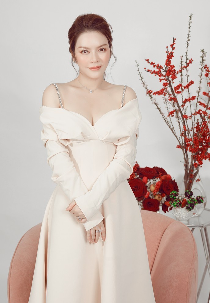 Lý Nhã Kỳ: 'Tôi từng yêu doanh nhân, một năm gặp được mấy lần' - 5