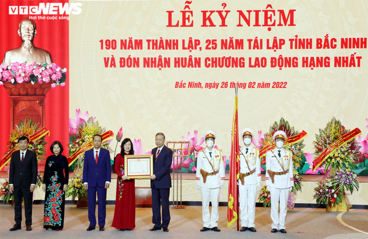 Sau 25 năm tái lập tỉnh, Bắc Ninh đứng thứ 4 toàn quốc về GRDP theo đầu người - 1