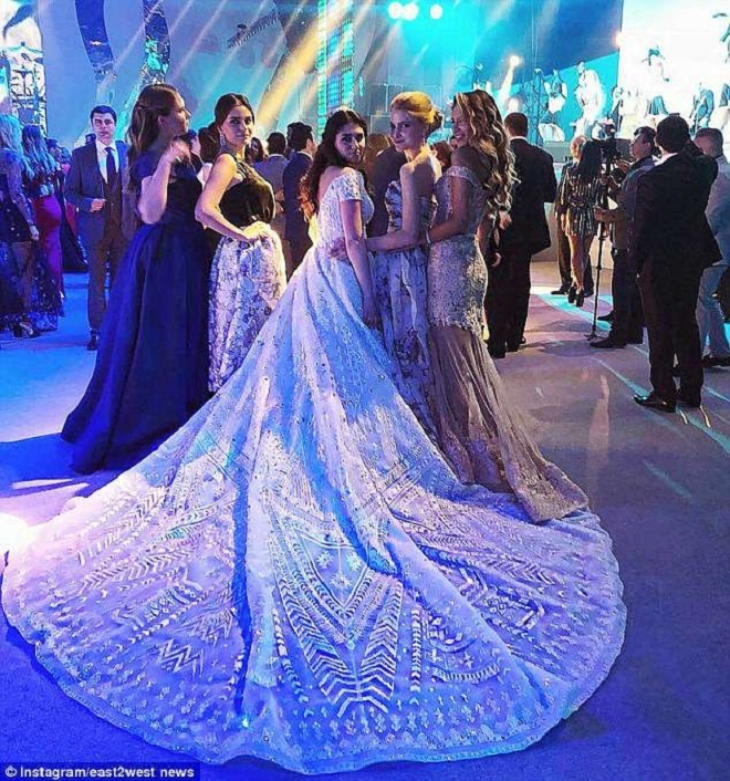 Con gái tỷ phú Nga kết hôn năm 18 tuổi: Cắm sừng chồng ngay sau đám cưới khủng - 5