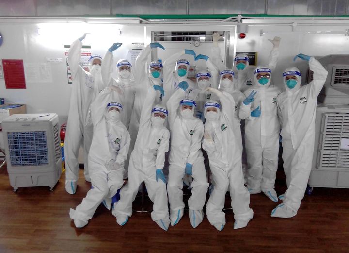 Nam điều dưỡng tuyến đầu chống dịch ám ảnh với câu hỏi: 'Bao giờ đến lượt tôi?’ - 4