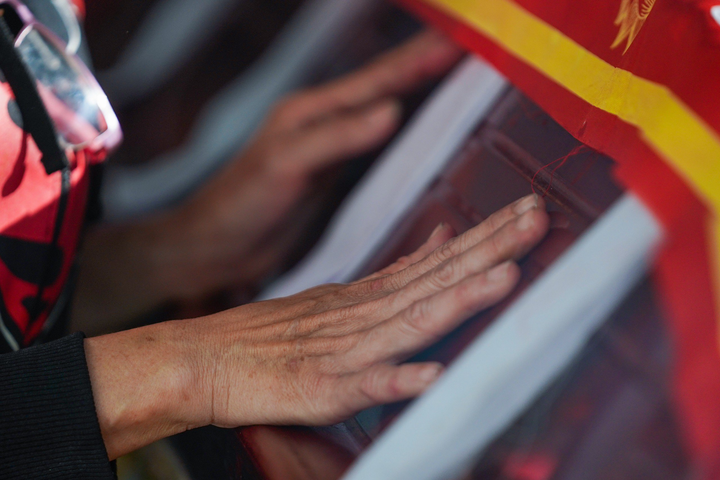 Ảnh: Người thân, bạn bè tiễn diễn viên Bảo Bảo về nơi an nghỉ - 4