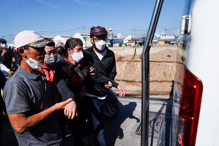 Ảnh: Người thân, bạn bè tiễn diễn viên Bảo Bảo về nơi an nghỉ - 9