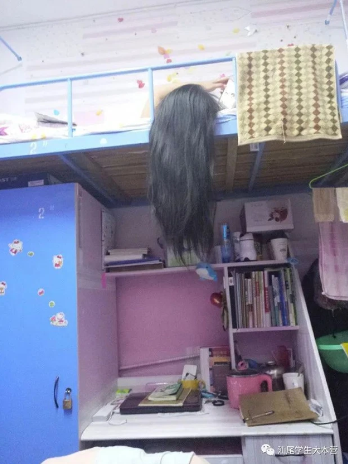 Cảnh tượng ám ảnh chỉ có thể bắt gặp ở ký túc xá nữ đáng sợ hơn phim kinh dị - 2