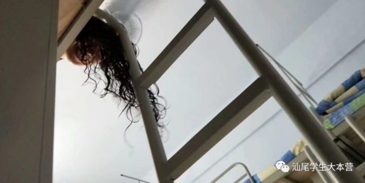 Cảnh tượng ám ảnh chỉ có thể bắt gặp ở ký túc xá nữ đáng sợ hơn phim kinh dị - 6