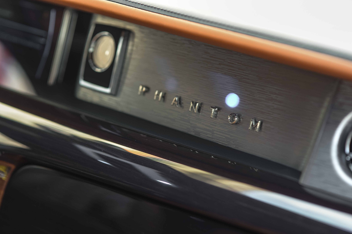 chiếc xe đắt tiền nhất Việt Nam ảnh 20 Những chiếc xe đắt tiền nhất tại Việt Nam - 20