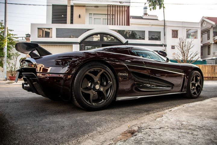 chiếc xe đắt tiền nhất Việt Nam ảnh 5 Những chiếc xe đắt tiền nhất tại Việt Nam - 5