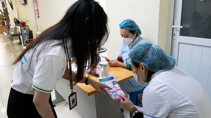 Bệnh viện E triển khai quy trình khám bệnh không giấy tờ - 1