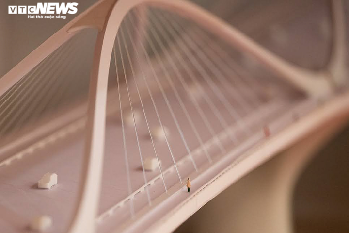 Ảnh: Bốn thiết kế cầu Trần Hưng Đạo đang được trưng bày lấy ý kiến ở Hà Nội - 3