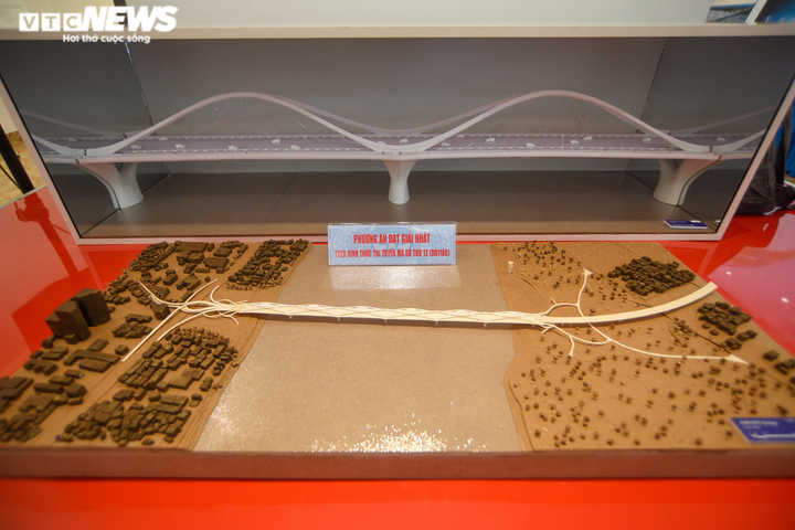 Ảnh: Bốn thiết kế cầu Trần Hưng Đạo đang được trưng bày lấy ý kiến ở Hà Nội - 2