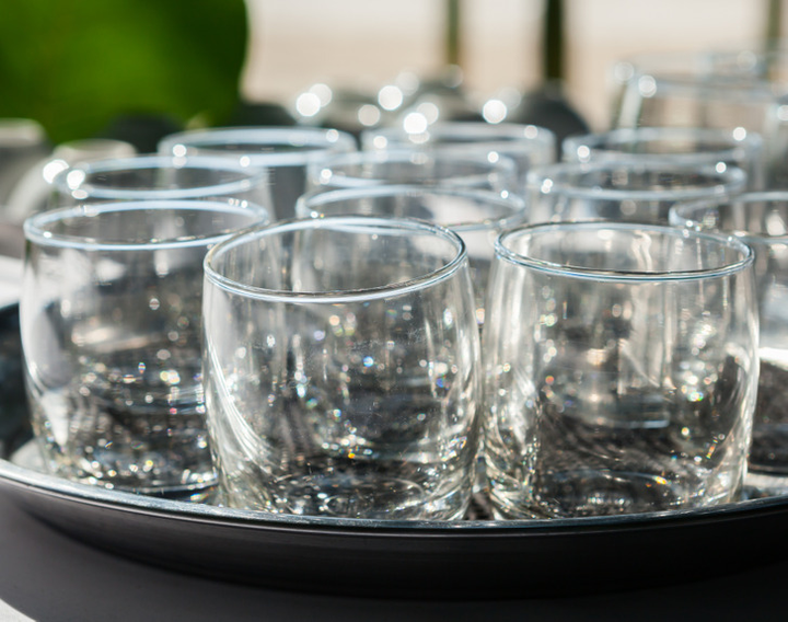 7 mẹo cọ rửa nhàn tênh: Đánh bay vết đen đáy chảo, ly thủy tinh sáng như mới - 2