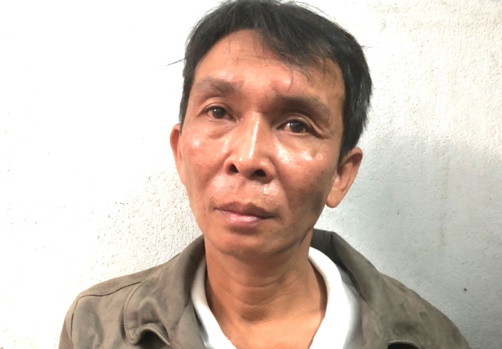 Bố dẫn con trai 8 tuổi đi khắp cửa hàng ở Đà Nẵng trộm tài sản - 1