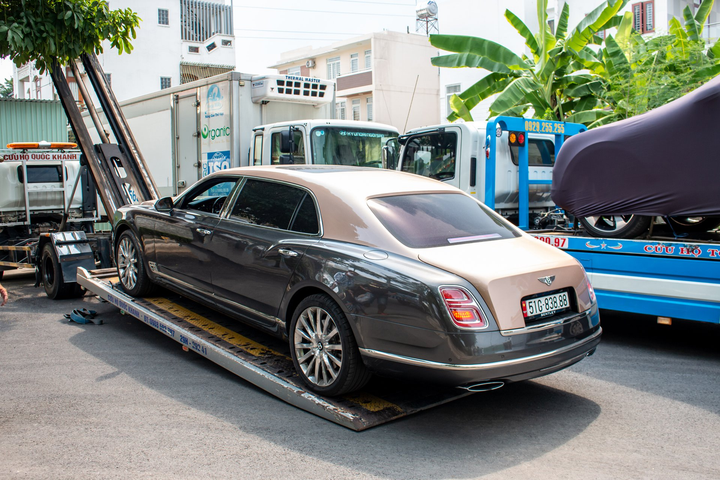 Koenigsegg Regera được vận chuyển ra Đà Nẵng ảnh 11 Koenigsegg Regera và loạt siêu xe được vận chuyển ra Đà Nẵng - 11