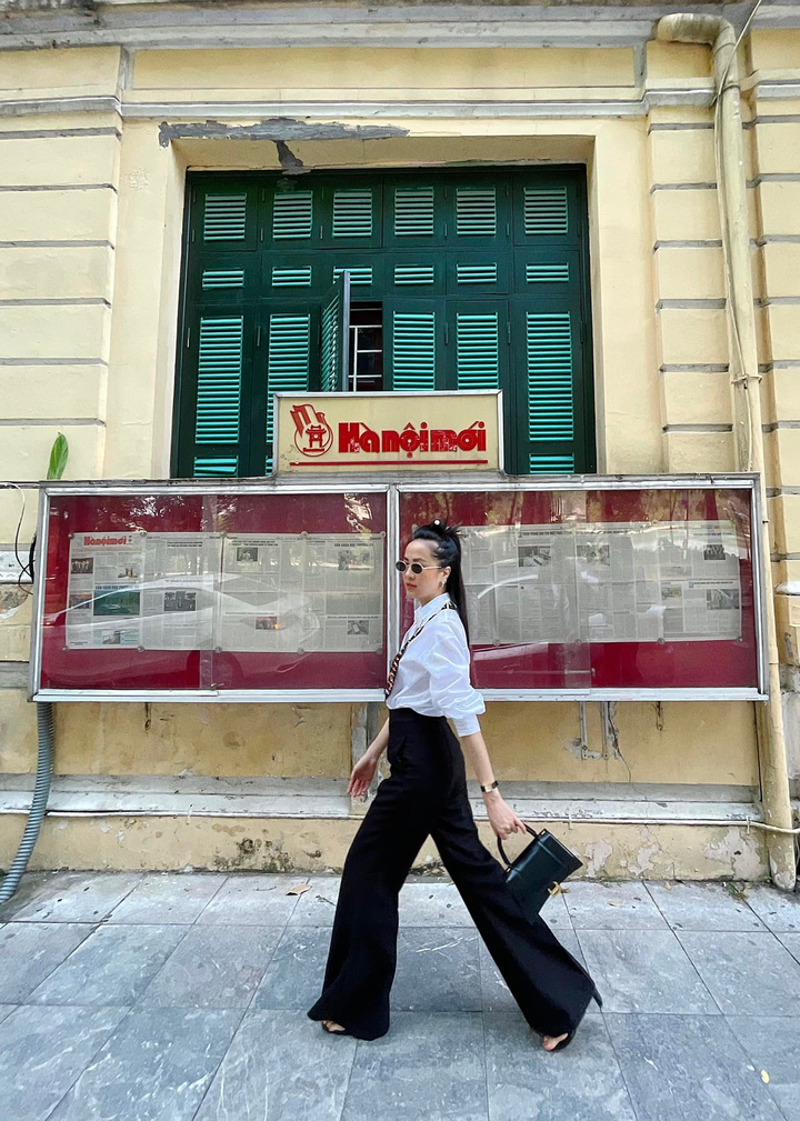 Bất ngờ với hình ảnh đời thường sành điệu của BTV Ngọc Bích Thời sự VTV - 12