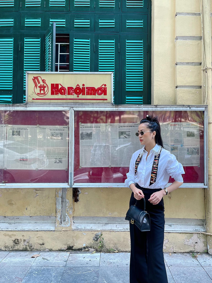 Bất ngờ với hình ảnh đời thường sành điệu của BTV Ngọc Bích Thời sự VTV - 11