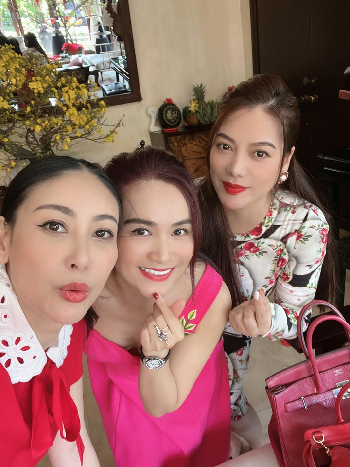 Loạt sao nam showbiz Việt hạnh phúc khi lấy vợ hơn tuổi - 4