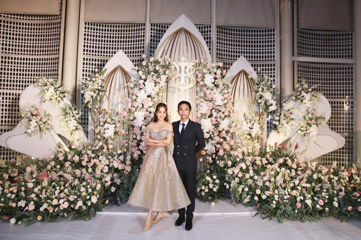 Loạt sao nam showbiz Việt hạnh phúc khi lấy vợ hơn tuổi - 9