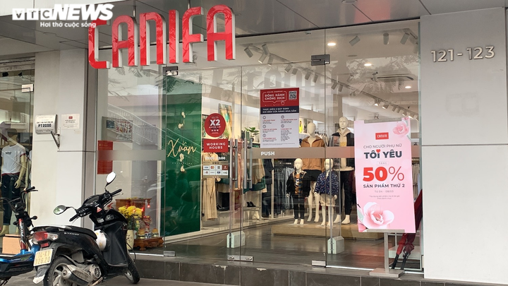 Cửa hàng khuyến mãi lớn, có nơi tặng cả xe SH Mode mừng ngày 8/3 - 16