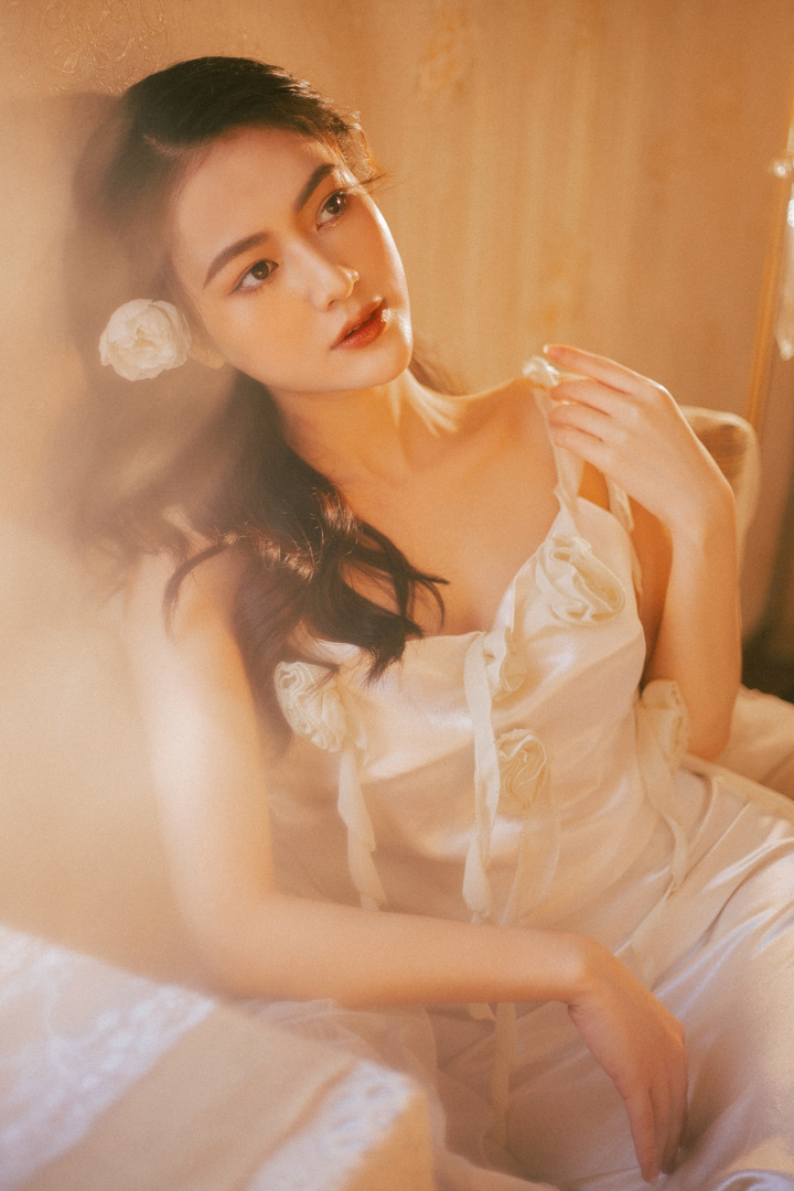 Nhan sắc mong manh của Việt Hoa 'Anh có phải đàn ông không?' - 12